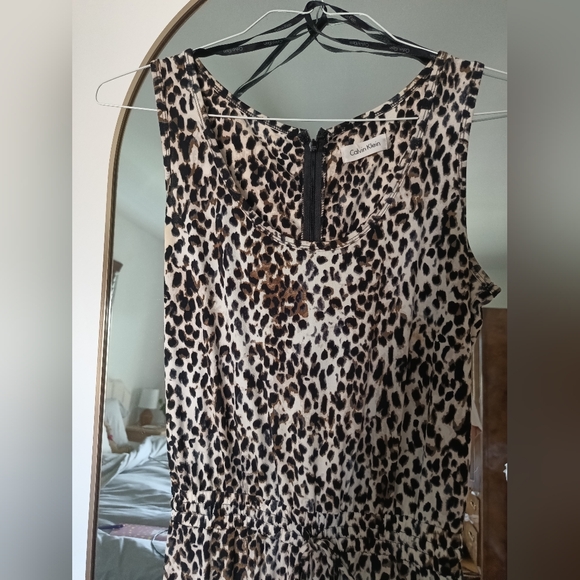 Calvin Klein sleeveless animal print jump suit. Size 4 - Picture 2 of 10